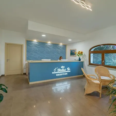 The Fantastic Residenza Badus Sleeps 2 Num0829 アパート バデージ