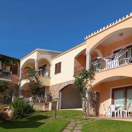 The Fantastic Residenza Badus Sleeps 2 Num0829 Apartment Badesi