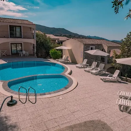 The Fantastic Residenza Badus Sleeps 2 Num0829 バデージ