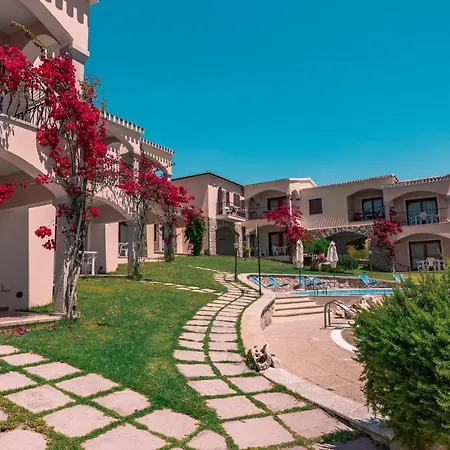 The Fantastic Residenza Badus Sleeps 2 Num0829 Apartment