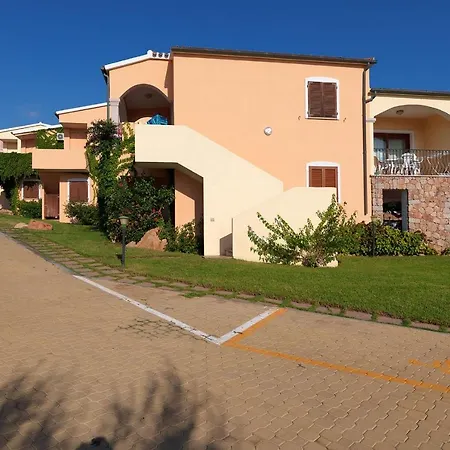 The Fantastic Residenza Badus Sleeps 2 Num0829 アパート *